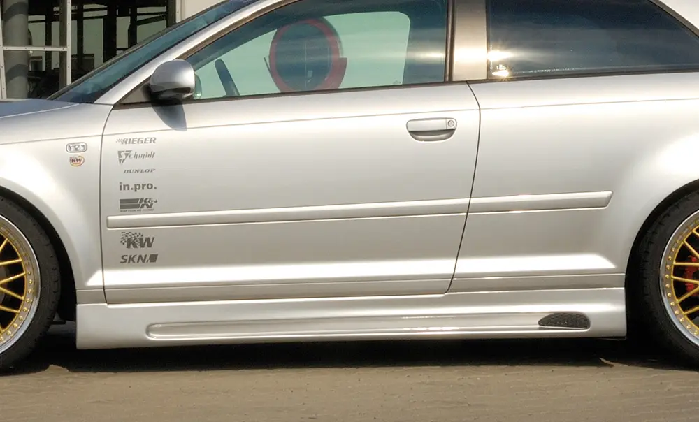 Odeslání Ihned Rieger boční práh mont. strana pravá pro Audi A3 8P 3-dvéř., kabriolet po faceliftu, r.v. 07/08-, plast ABS bez povrchové úpravy, s prolisem a výřezem