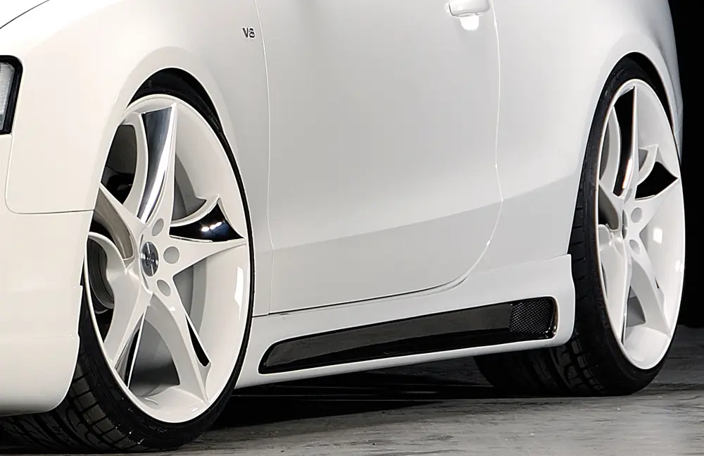 Rieger boční práh mont. strana levá pro Audi A5 B8, B81 kabriolet, kupé vč. faceliftu, r.v. 06/07-07/11, 10/11-06/16, plast ABS s povrchovou úpravou Carbon-Look, s prolisem a výřezem Časově Omezené