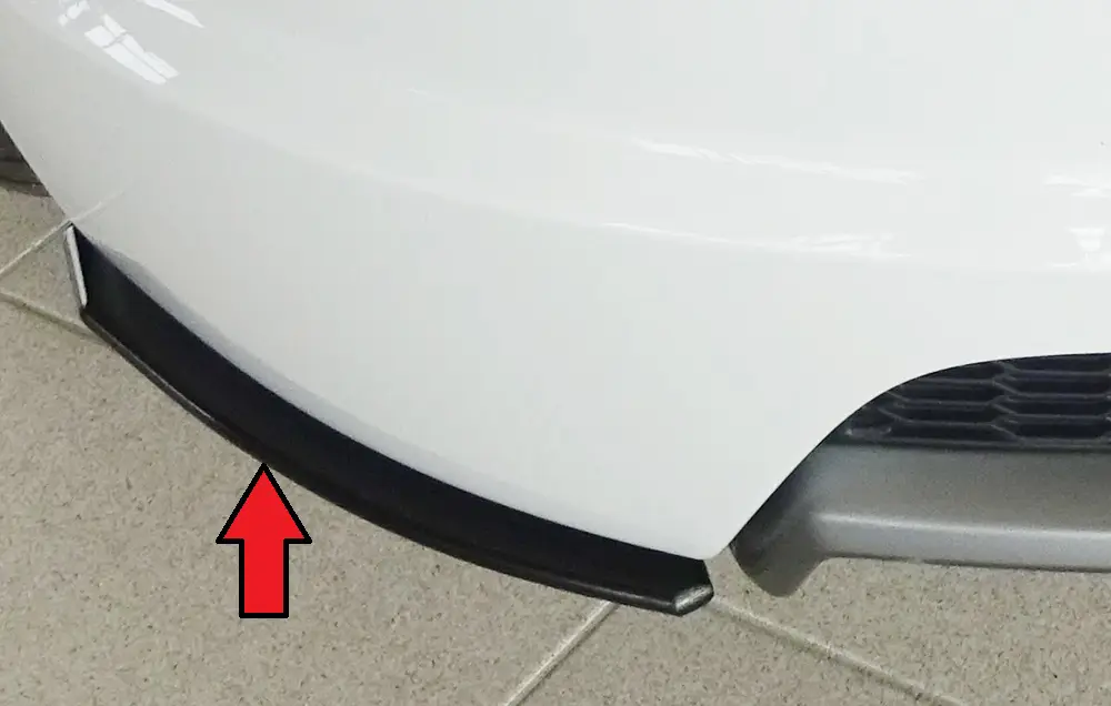 Autentický Rieger spoiler pod zadní nárazník na levé straně pro Audi TTS 8J-FV, 8S kupé, roadster před faceliftem r.v. 07/14-08/18, plast ABS bez povrchové úpravy