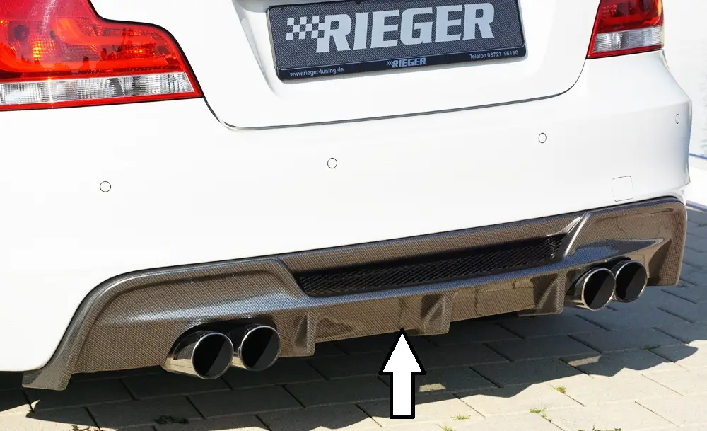 Výprodej Rieger vložka zadního nárazníku pro BMW řada 1 E82, E88 kabriolet, kupé, plast ABS s povrchovou úpravou Carbon-Look, pro dvojité koncovky na obou stranách 4x80 mm