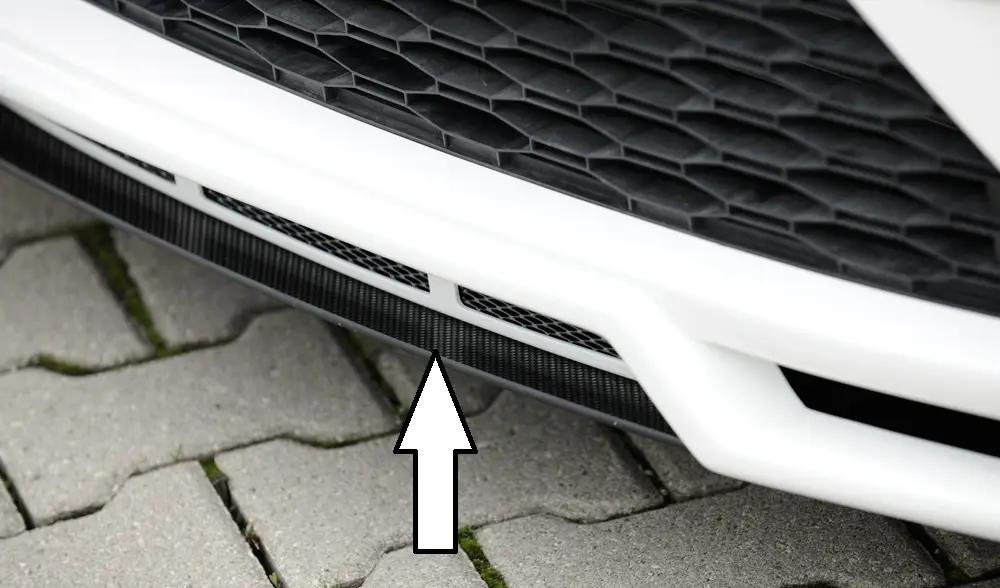 Sleva Rieger lipa pod přední nárazník pro Seat Leon FR 5F 3-dvéř. (sc), 5-dvéř., 5-dvéř. (ST/Combi) po faceliftu, 01/17-, plast ABS s povrchovou úpravou Carbon-Look