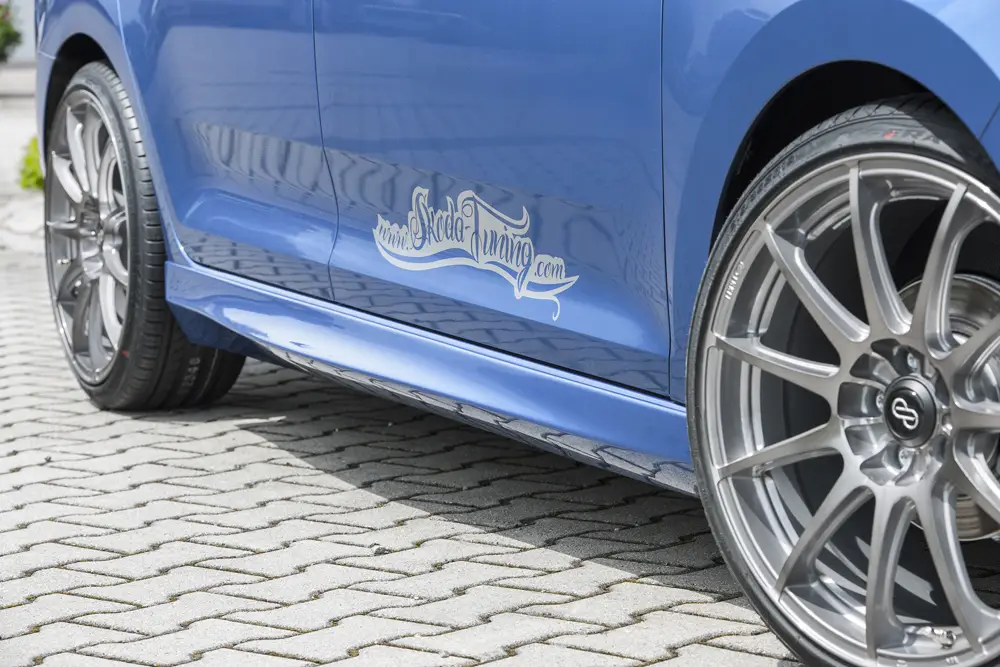 Rieger boční práh mont. strana pravá pro Škoda Rapid NH notchback, spaceback vč. faceliftu, r.v. 05/17-, 07/12-04/17, plast ABS bez povrchové úpravy Ihned K Objednání