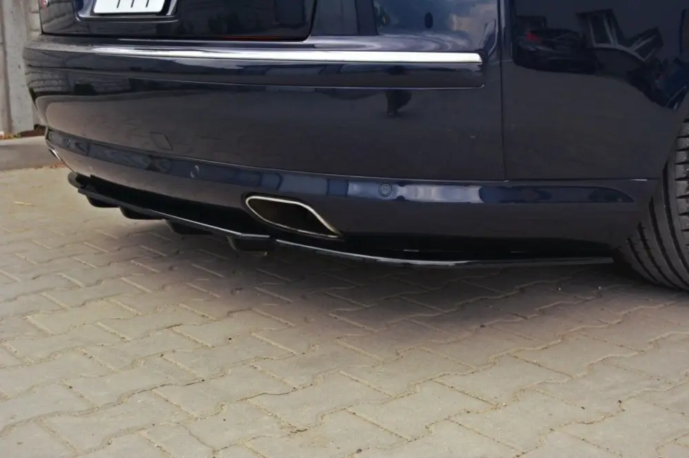 Maxton Design středový spoiler zadního nárazníku s žebrováním pro Audi A8 D3, černý lesklý plast ABS Zlevněný