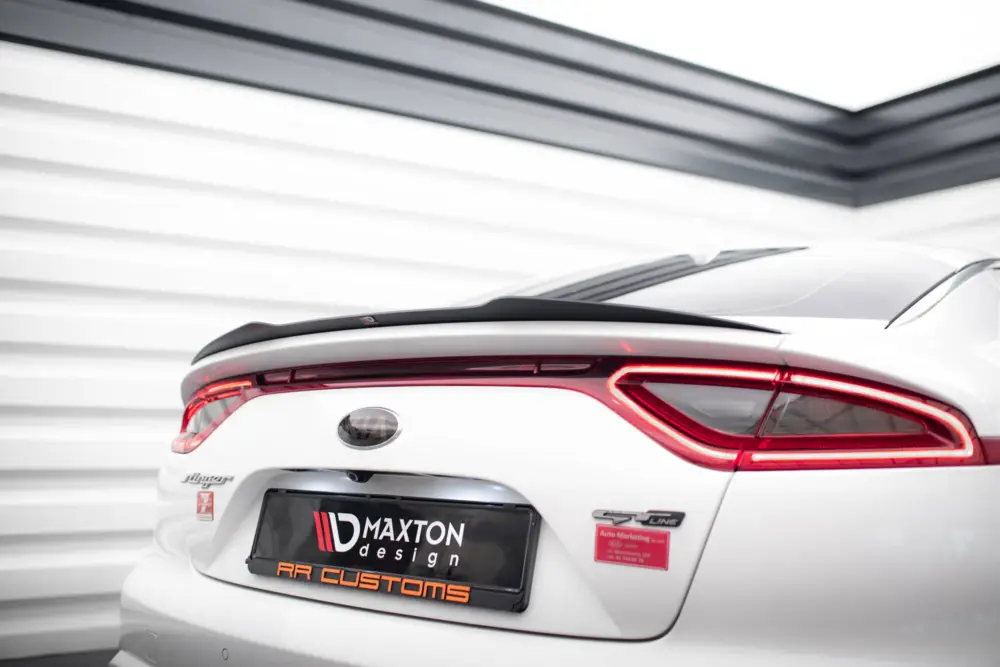 Maxton Design prodloužení spoileru pro Kia Stinger GT, černý lesklý plast ABS Must-Have