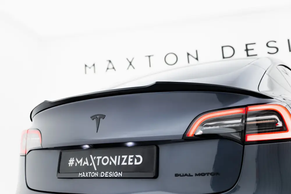 Maxton Design prodloužení spoileru pro Tesla Model 3 Mk1, černý lesklý plast ABS Autentický