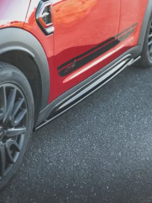 Autentický Maxton Design difuzory pod boční prahy pro Mini Countryman F60, černý lesklý plast ABS