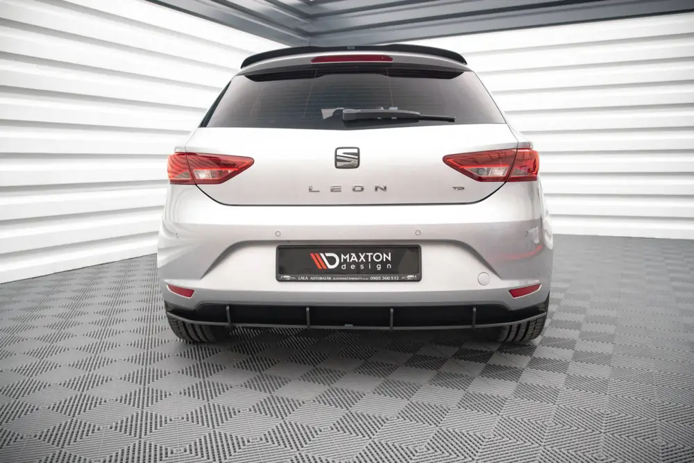 Maxton Design "Street Pro" difuzor zadního nárazníku pro Seat Leon Mk3, plast ABS bez povrchové úpravy, s černou a červenou linkou Vysoce Kvalitní