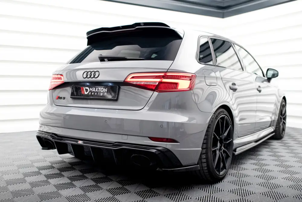 Maxton Design vložka zadního nárazníku ver.2 pro Audi RS3 8V Facelift, černý lesklý plast ABS, pro jednoduché koncovky na každé straně Omezená Nabídka