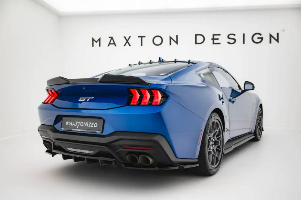Sezónní Sleva Maxton Design spoiler pod zadní nárazník s žebrováním pro Ford Mustang Mk7 GT, černý lesklý plast ABS