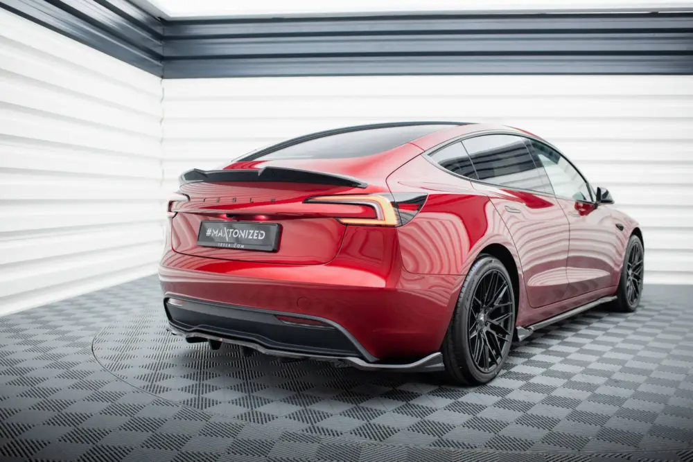 Koupit Online Maxton Design spoiler pod zadní nárazník s žebrováním v.2 pro Tesla Model 3 Mk1 Project Highland Facelift, černý lesklý plast ABS