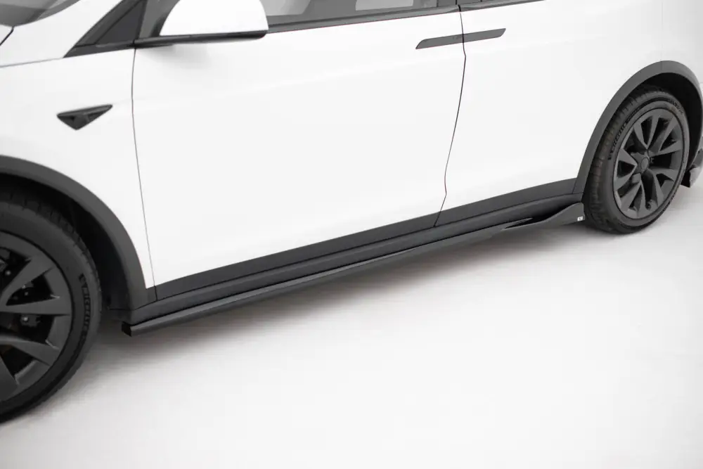 Vysoce Kvalitní Maxton Design difuzory pod boční prahy ver.2 pro Tesla Model X Mk1 Facelift, černý lesklý plast ABS