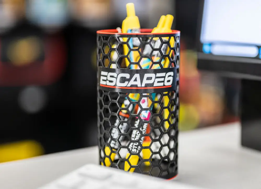 Super Cena Escape6 hexagonový stojánek na propisky