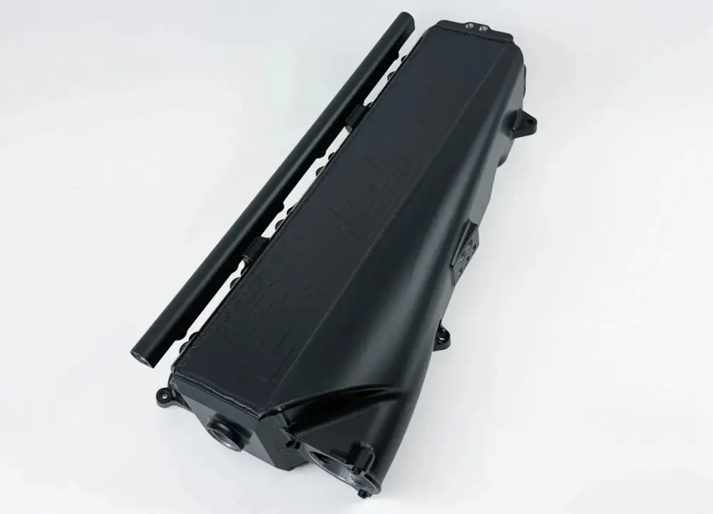 CSF Charge Cooler pro BMW řada 7 G11 G12 s motorem B58, barva černá Časově Omezené