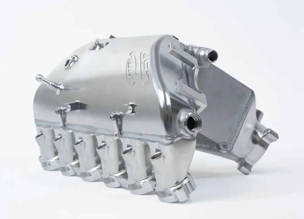 CSF Charge Cooler Manifold ''Level up'' pro BMW M3 G80 s motorem S58, barva přírodní hliník Finální Výprodej