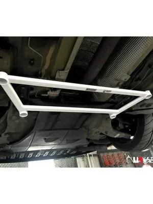 Bezpečná Platba Front Lower Strutbar Ultra Racing for Renault Megane III RS